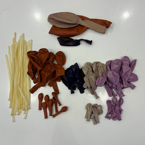 38. "Spooktacular" - DIY Balloon Garland Kit