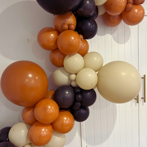39. "Boo Bash" - DIY Balloon Garland Kit