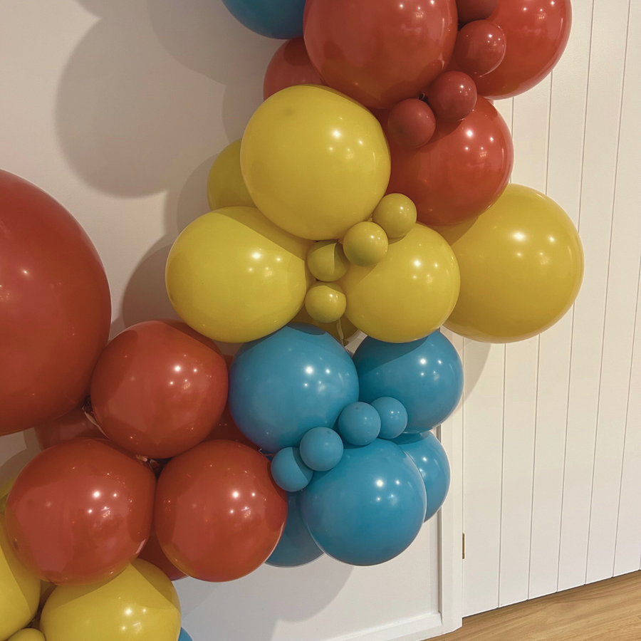 5. "Paw-ty Patrol" - DIY Balloon Garland Kit